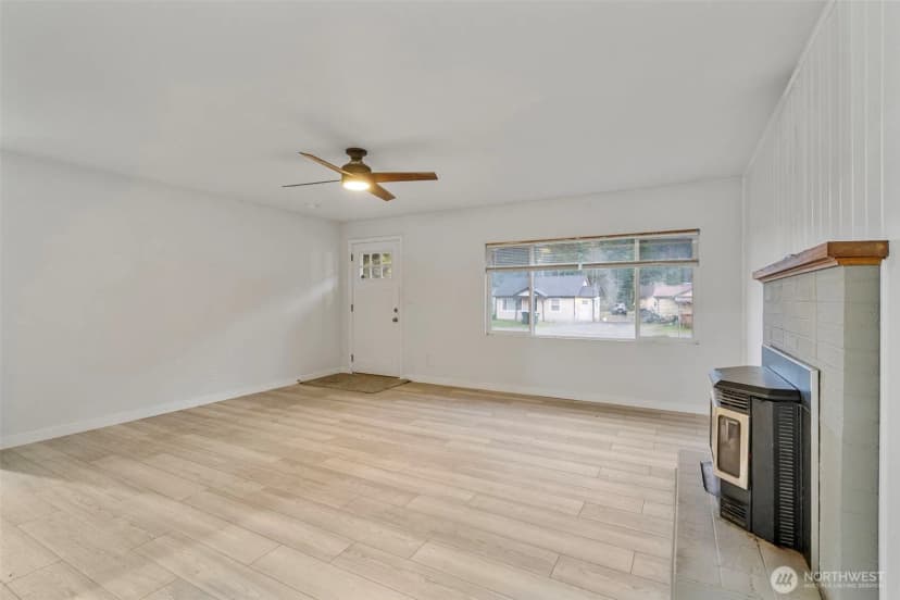 Property photo for 145 Collar Avenue, Morton photo 3