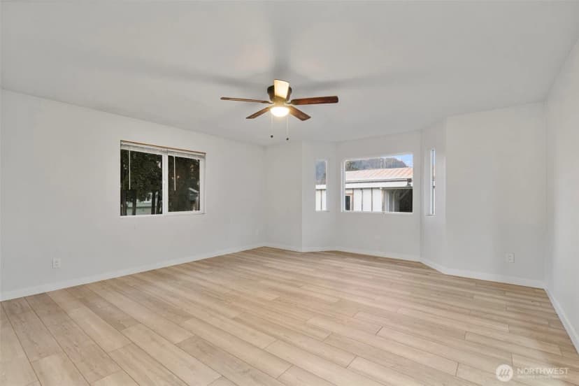 Property photo for 145 Collar Avenue, Morton photo 11
