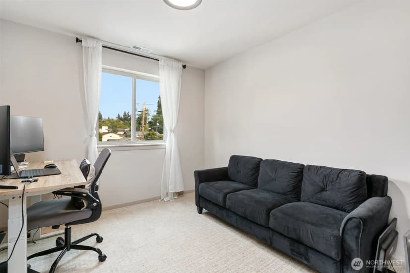 Property photo for 1035 51st Place Sw, Everett photo 14