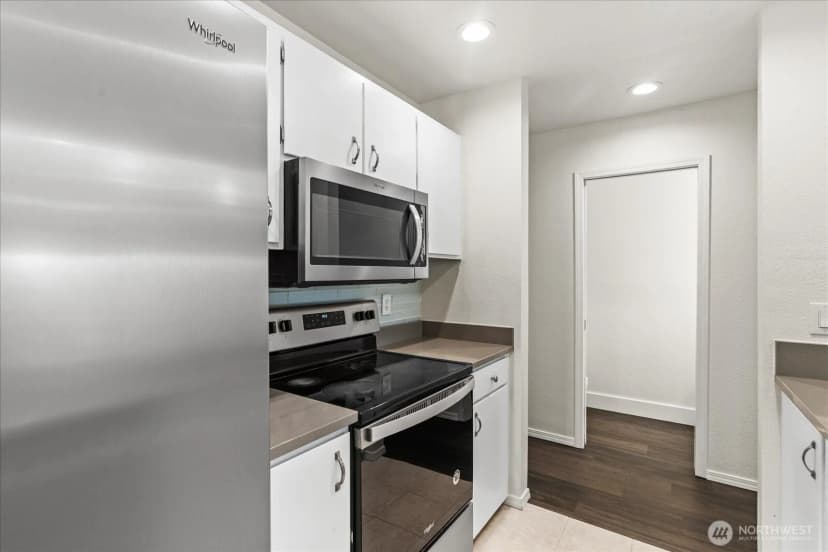 Property photo for 826 Pike Street Ne #c8, Auburn photo 7