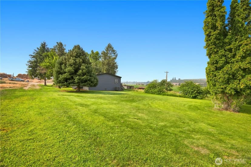 Property photo for 26575 Hwy 97, Brewster photo 10