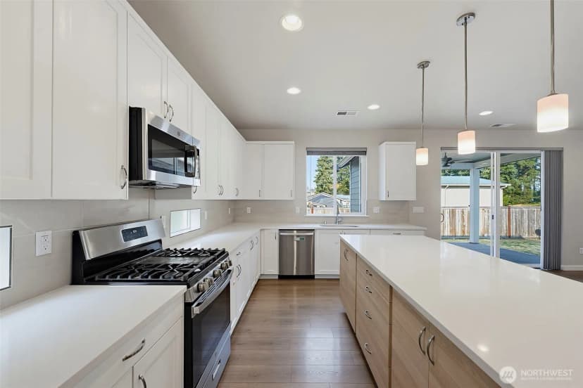 Property photo for 17318 21st Avenue E, Spanaway photo 8