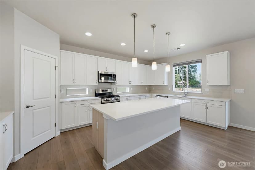 Property photo for 17318 21st Avenue E, Spanaway photo 5