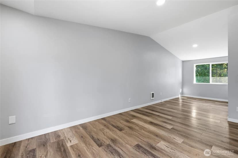 Property photo for 11920 215th Street E, Graham photo 18