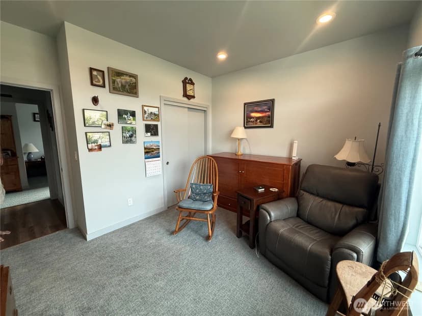 Property photo for 202 E Stanford Avenue #98926, Ellensburg photo 5