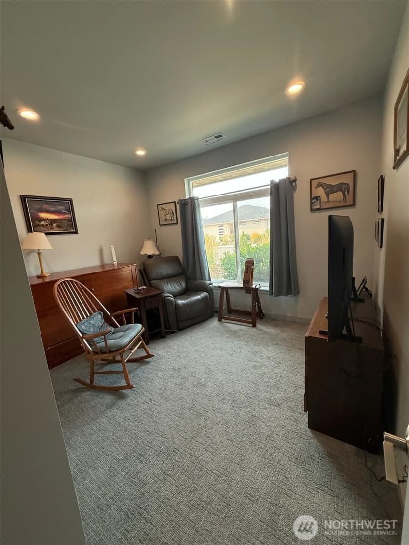 Property photo for 202 E Stanford Avenue #98926, Ellensburg photo 4