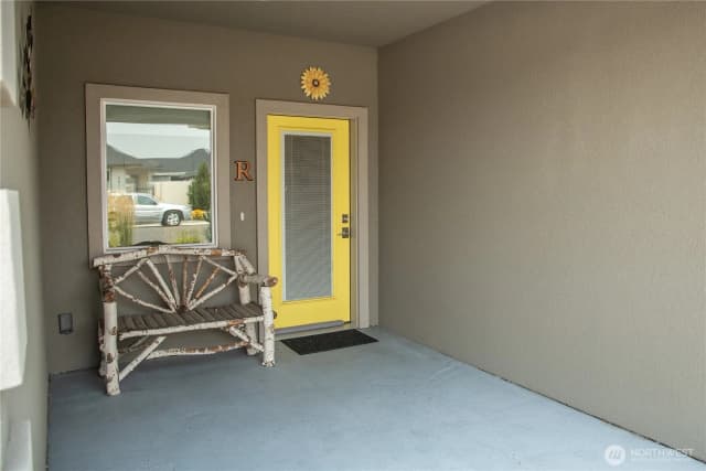 Property photo for 202 E Stanford Avenue #98926, Ellensburg photo 2