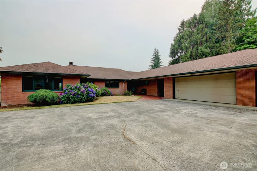 Property photo for 916 N Township Street, Sedro Woolley photo 2