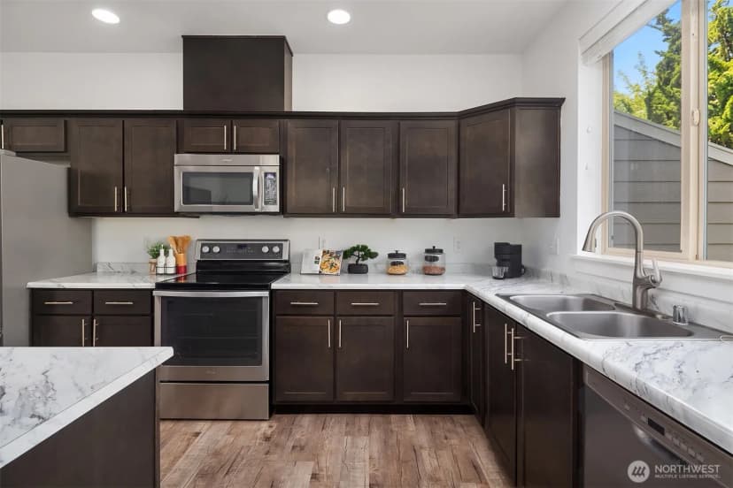 Property photo for 1900 Weaver Road #j104, Snohomish photo 12