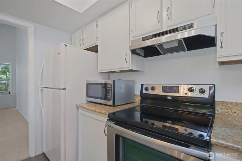 Property photo for 1804 S 285th Place #d, Federal Way photo 14