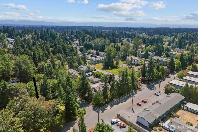 Property photo for 1804 S 285th Place #d, Federal Way photo 28