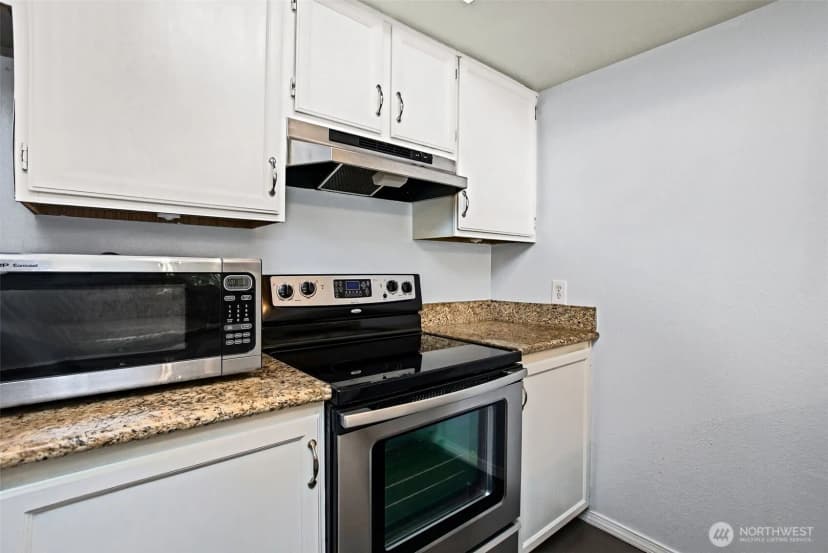 Property photo for 1804 S 285th Place #d, Federal Way photo 11