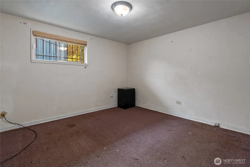 Property photo for 8506 Lake Street Sw, Lakewood photo 13