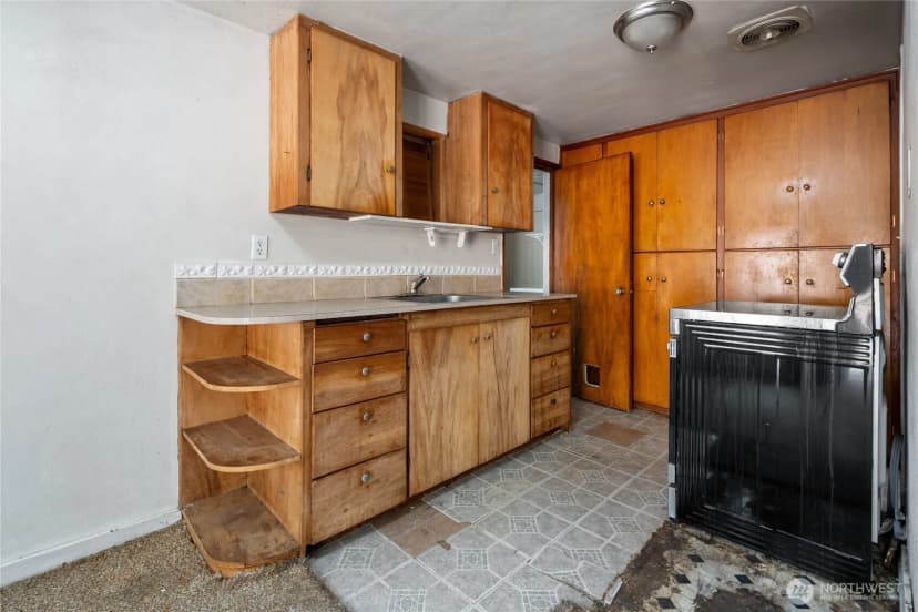 Property photo for 8506 Lake Street Sw, Lakewood photo 7