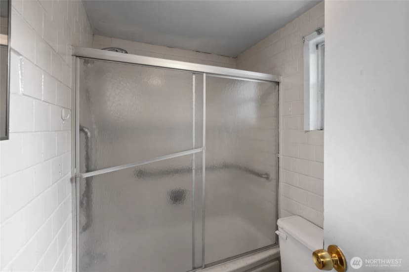 Property photo for 8506 Lake Street Sw, Lakewood photo 15