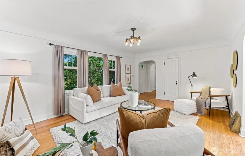 Property photo for 14309 19th Avenue Ne, Seattle photo 6