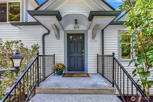 Property photo for 14309 19th Avenue Ne, Seattle photo 2