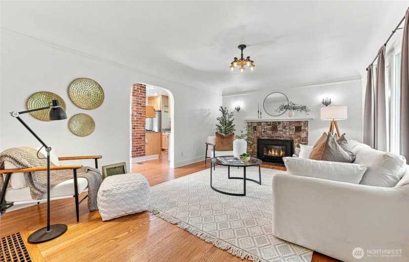 Property photo for 14309 19th Avenue Ne, Seattle photo 5