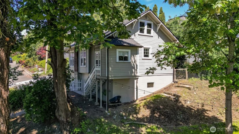 Property photo for 112 E Division Street, Mount Vernon photo 5