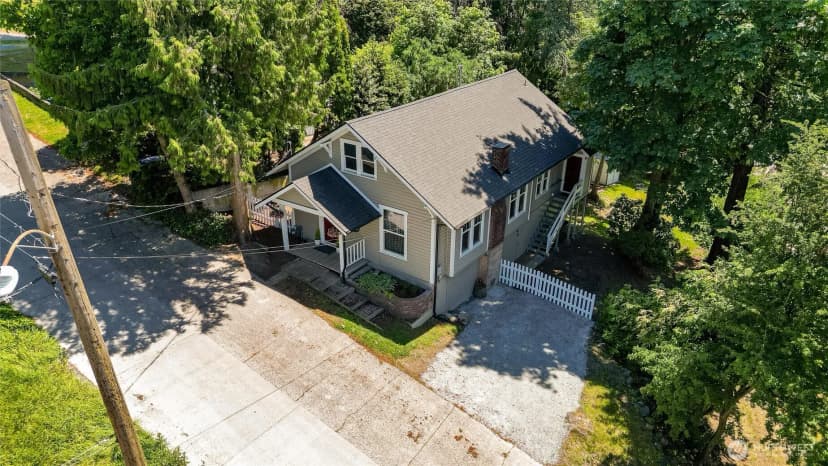 Property photo for 112 E Division Street, Mount Vernon