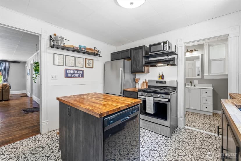 Property photo for 112 E Division Street, Mount Vernon photo 18