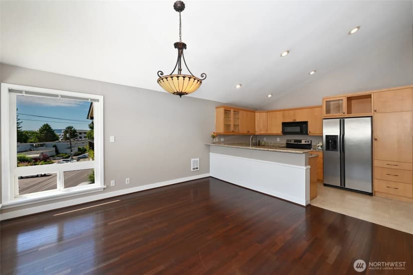 Property photo for 2636 22nd Avenue W #303, Seattle photo 9