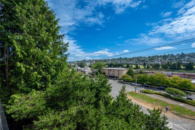 Property photo for 2636 22nd Avenue W #303, Seattle photo 30