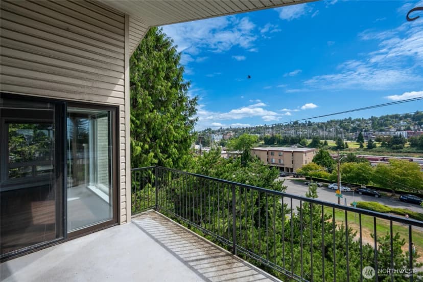 Property photo for 2636 22nd Avenue W #303, Seattle photo 27