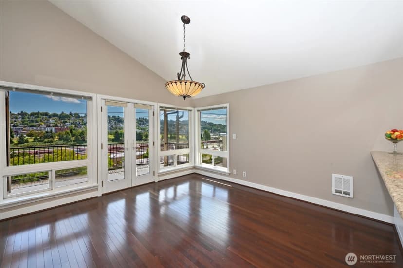 Property photo for 2636 22nd Avenue W #303, Seattle photo 10