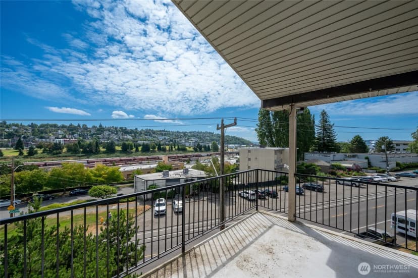 Property photo for 2636 22nd Avenue W #303, Seattle photo 28