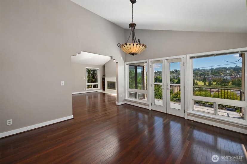 Property photo for 2636 22nd Avenue W #303, Seattle photo 11