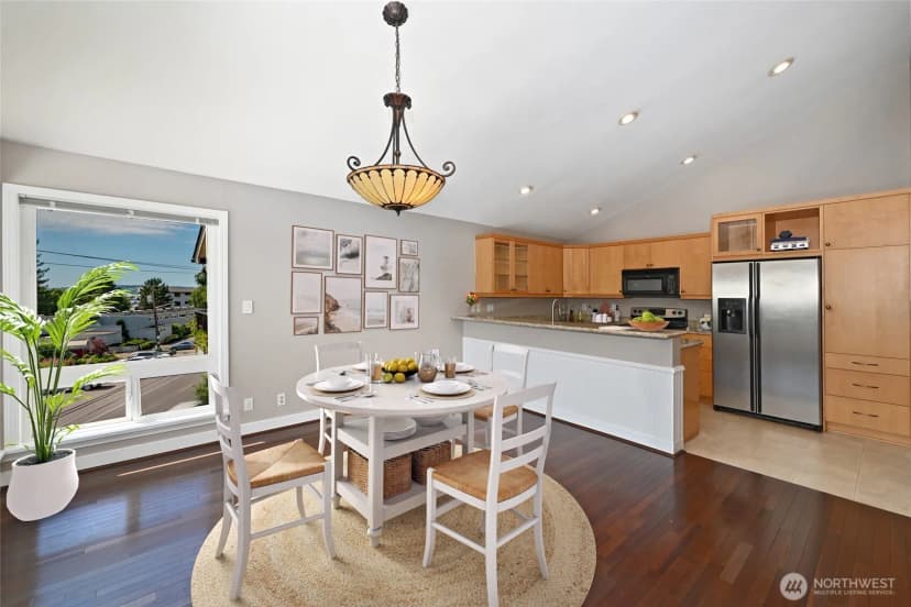 Property photo for 2636 22nd Avenue W #303, Seattle photo 8