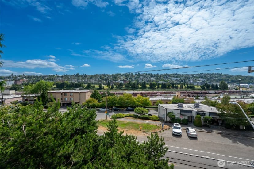 Property photo for 2636 22nd Avenue W #303, Seattle photo 31