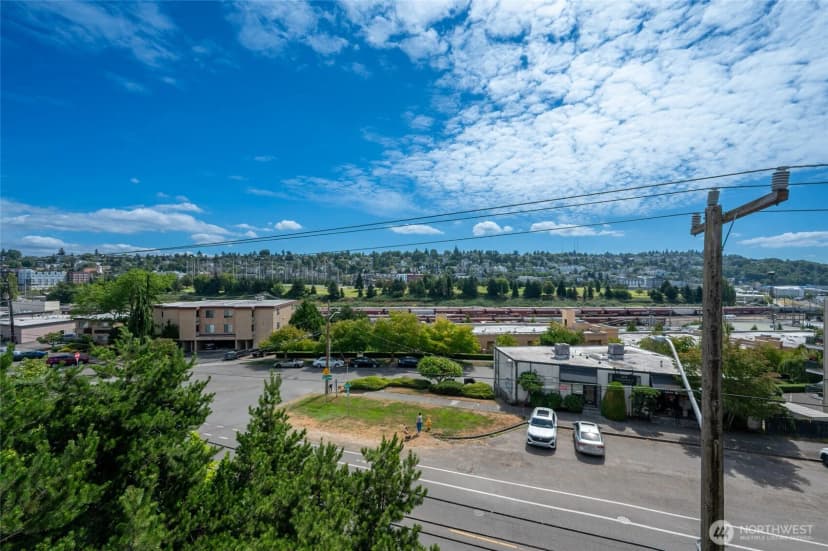 Property photo for 2636 22nd Avenue W #303, Seattle photo 32