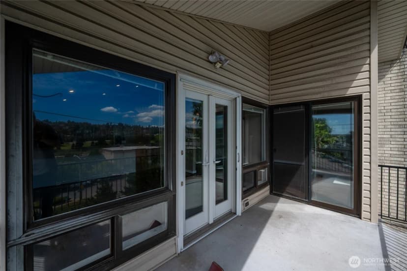 Property photo for 2636 22nd Avenue W #303, Seattle photo 26