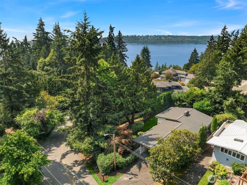 Property photo for 11215 Champagne Point Road Ne, Kirkland photo 39