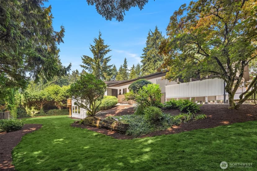 Property photo for 11215 Champagne Point Road Ne, Kirkland photo 36
