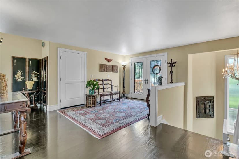 Property photo for 6203 Watchtower Road Ne, Tacoma photo 5