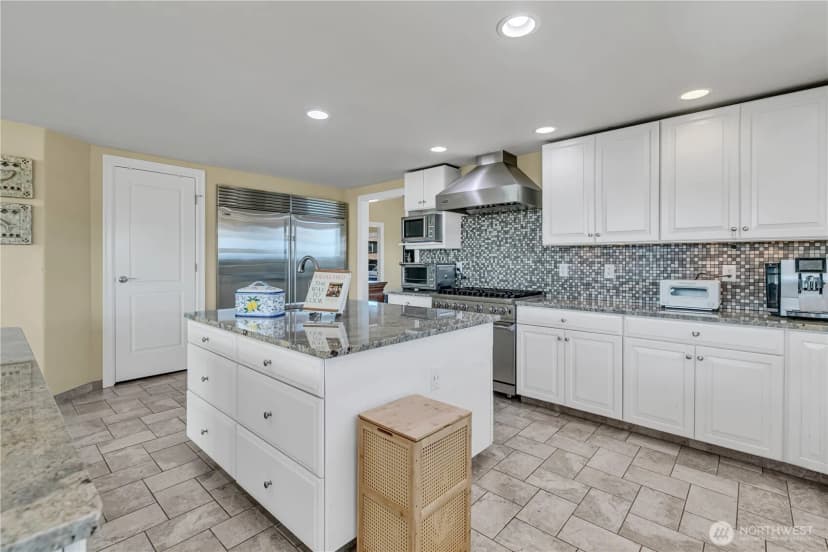 Property photo for 6203 Watchtower Road Ne, Tacoma photo 10