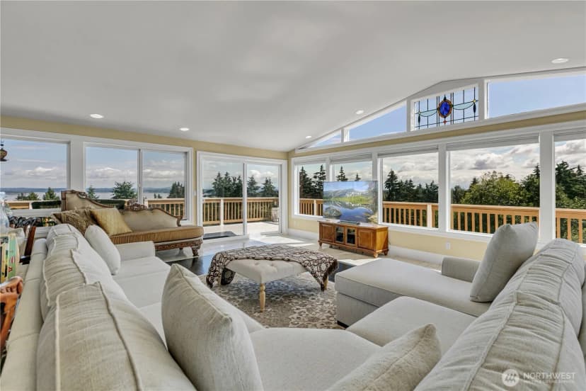 Property photo for 6203 Watchtower Road Ne, Tacoma photo 5