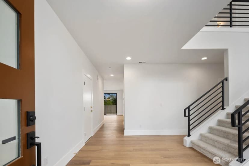 Property photo for 16219 Simonds Road Ne, Kenmore photo 11