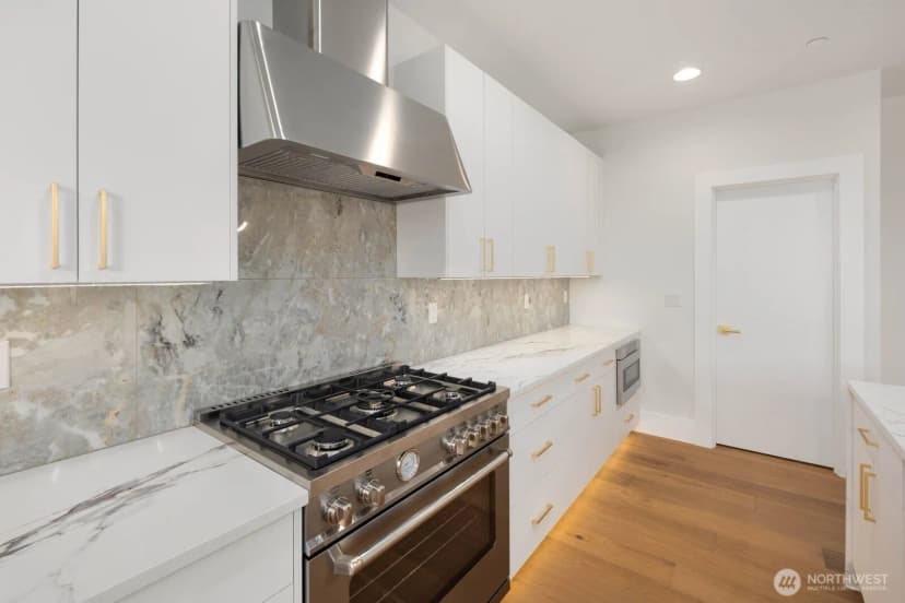 Property photo for 16219 Simonds Road Ne, Kenmore photo 21