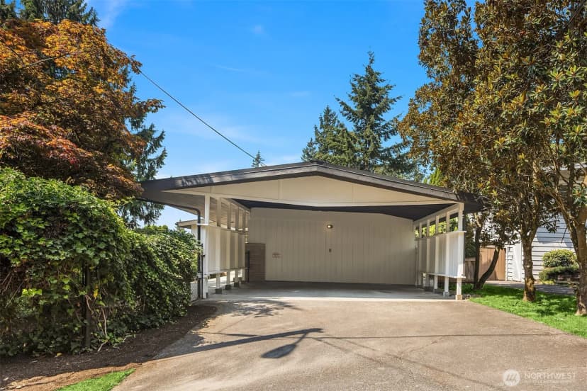 Property photo for 11215 Champagne Point Road Ne, Kirkland photo 10