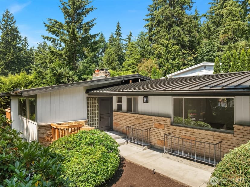 Property photo for 11215 Champagne Point Road Ne, Kirkland photo 6