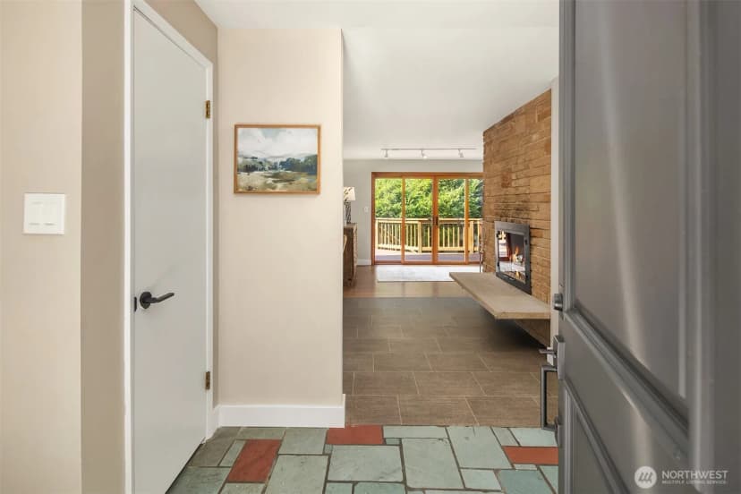 Property photo for 11215 Champagne Point Road Ne, Kirkland photo 13