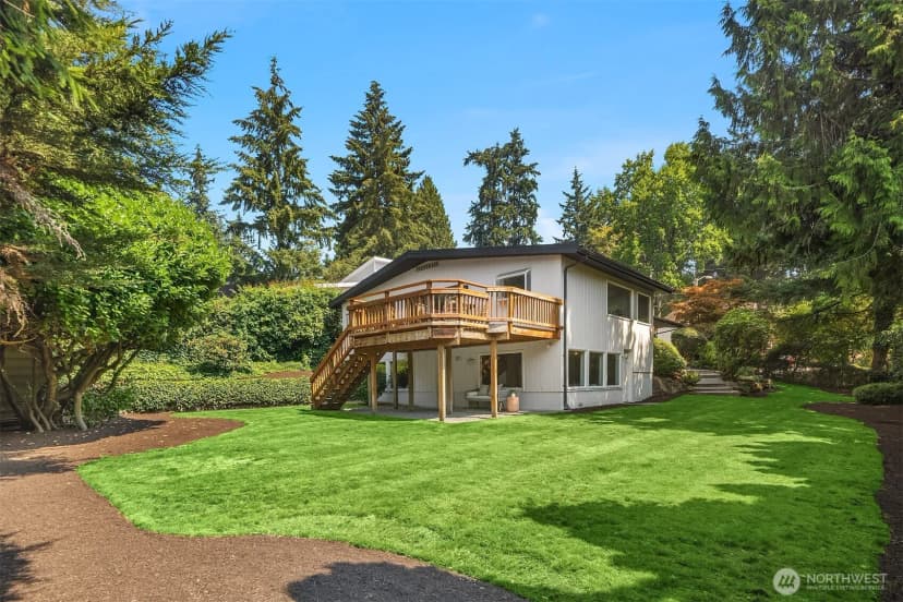 Property photo for 11215 Champagne Point Road Ne, Kirkland photo 9