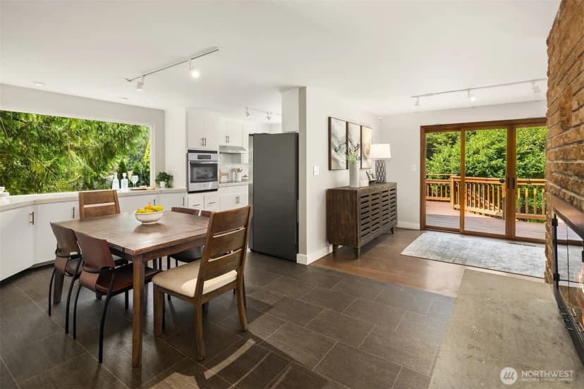 Property photo for 11215 Champagne Point Road Ne, Kirkland photo 18