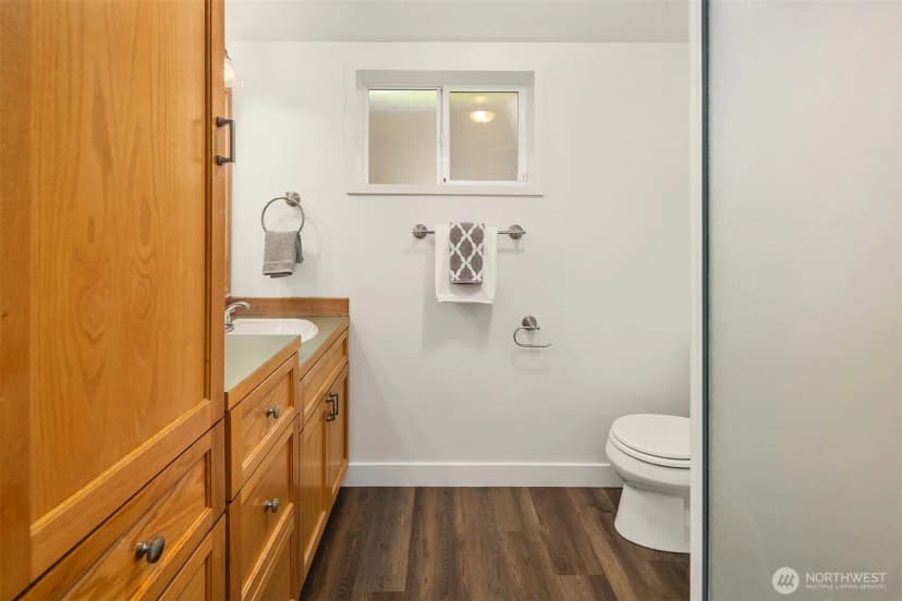 Property photo for 11215 Champagne Point Road Ne, Kirkland photo 34