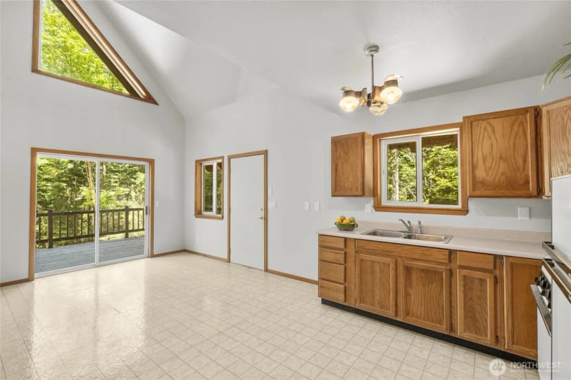 Property photo for 390 Tillman Creek Road, Cle Elum photo 11