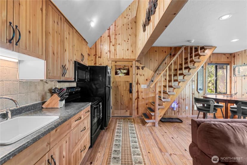 Property photo for 9864 East Leavenworth Road, Leavenworth photo 39